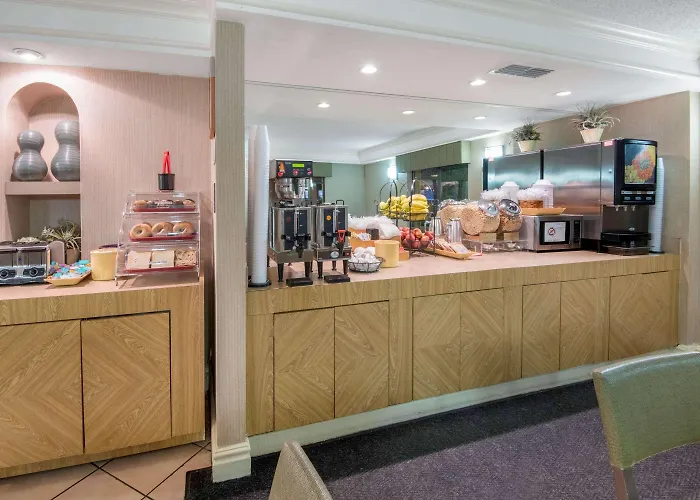 La Quinta Inn By Wyndham San Antonio Market Square