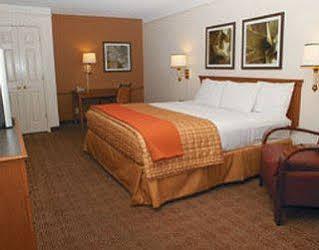 La Quinta By Wyndham Market Square Hotel San Antonio
