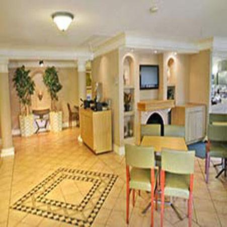 La Quinta By Wyndham Market Square Hotel San Antonio