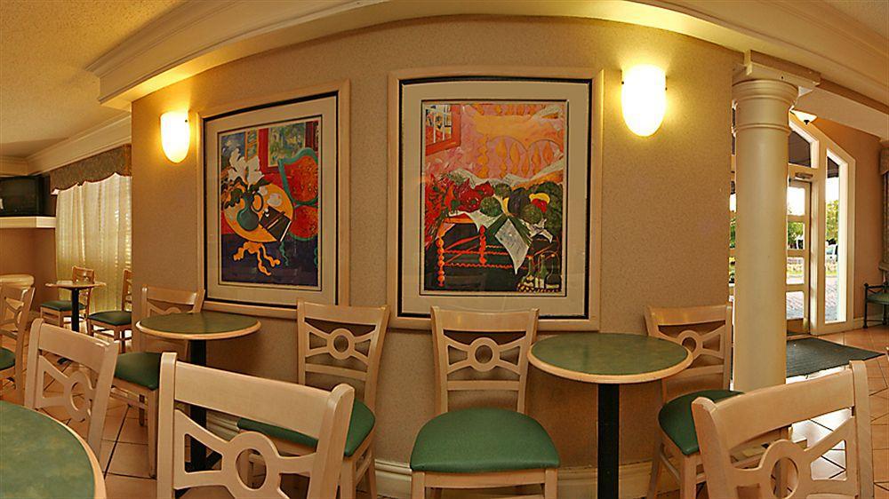 La Quinta By Wyndham Market Square San Antonio