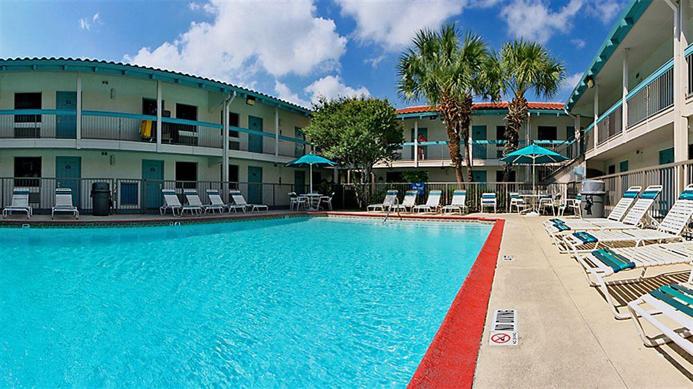 Hotel La Quinta By Wyndham Market Square 3*
