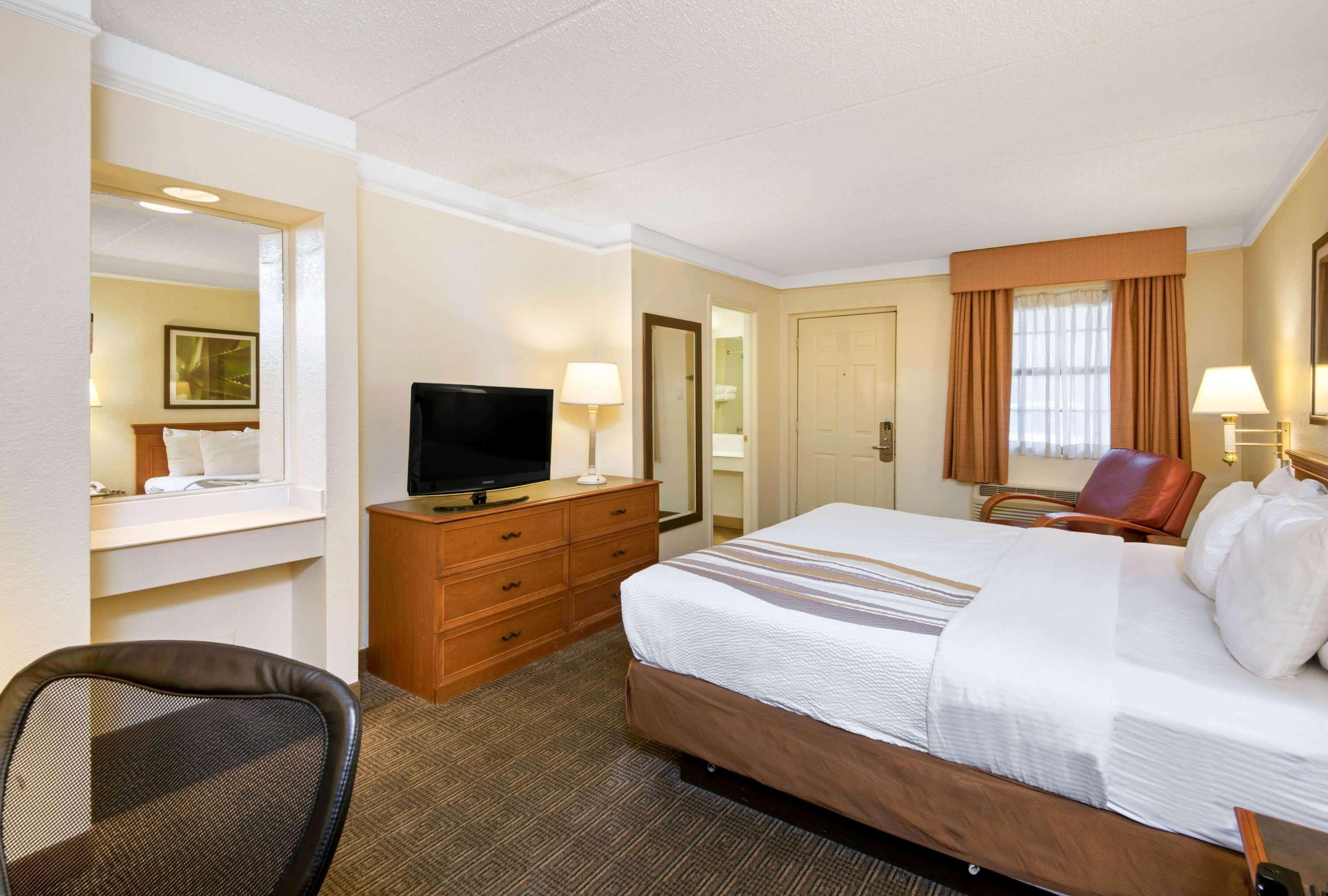 La Quinta By Wyndham Market Square Hotel