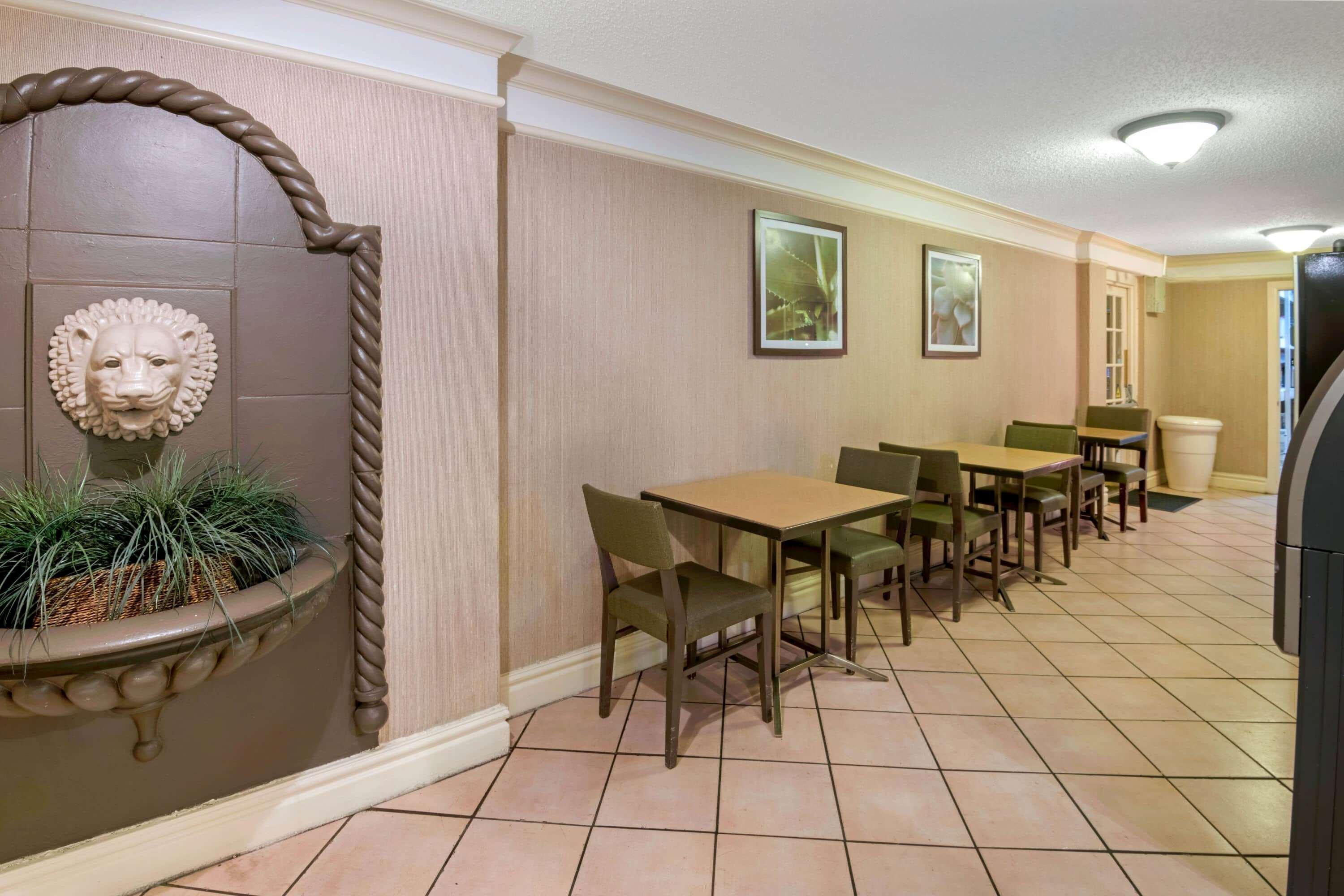 La Quinta By Wyndham Market Square San Antonio