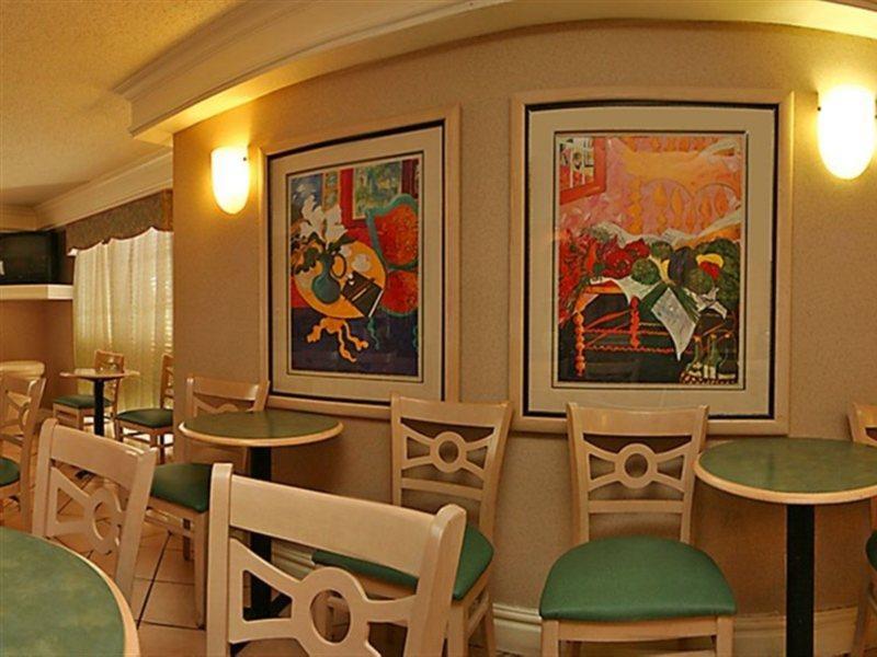 La Quinta By Wyndham Market Square